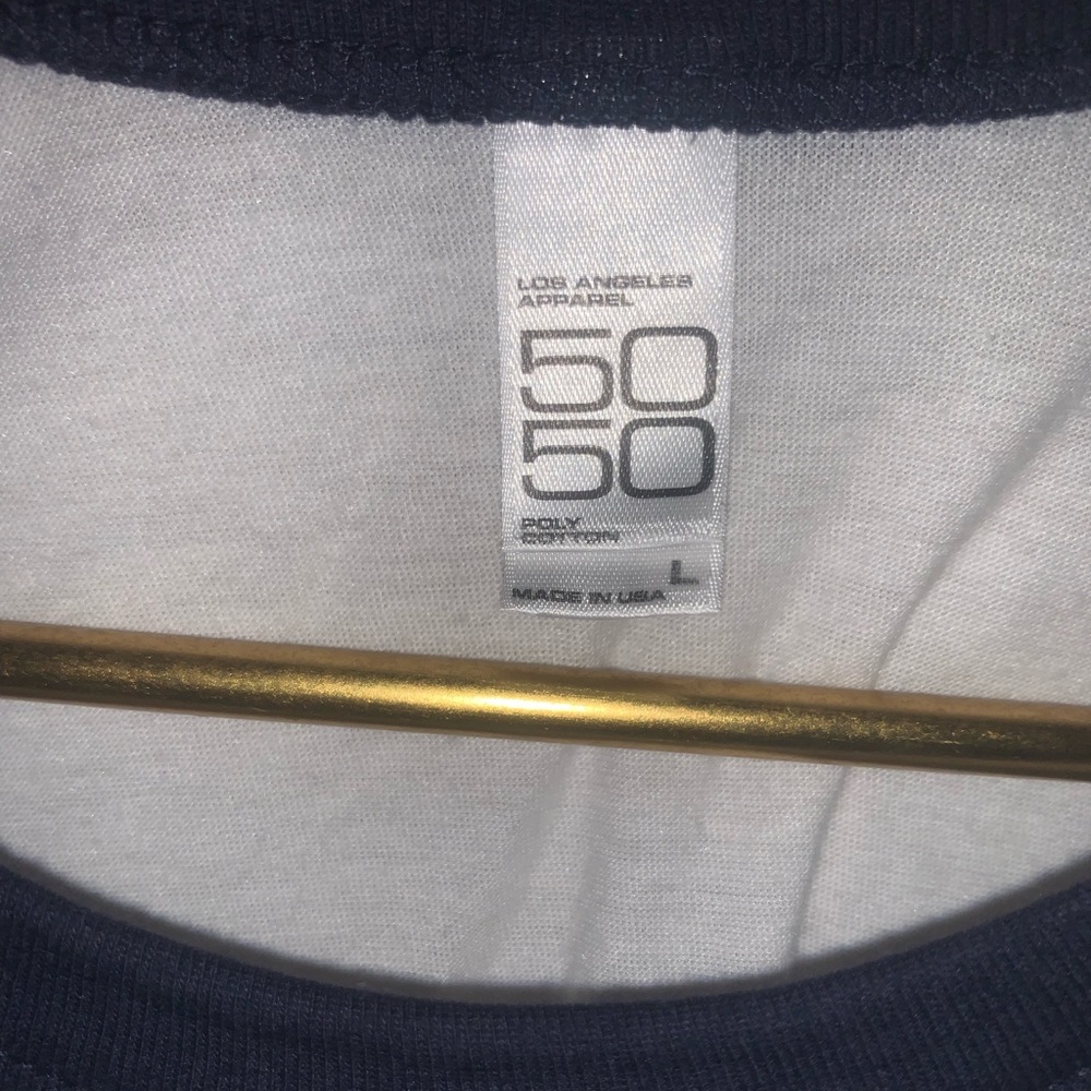 Maroon 5 graphic T-shirt.  Preowned - Picture 4 of 4